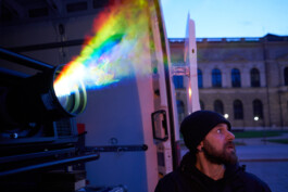 Beamerstrahlen mit Regenbogen